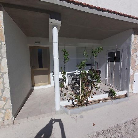 Apartments Elvir נין מראה חיצוני תמונה