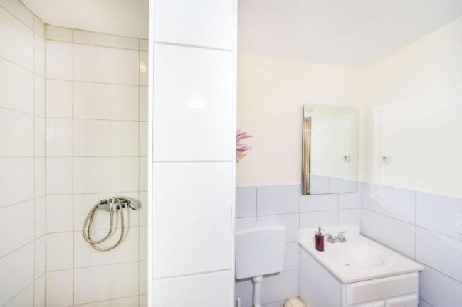 Apartments Elvir נין מראה חיצוני תמונה