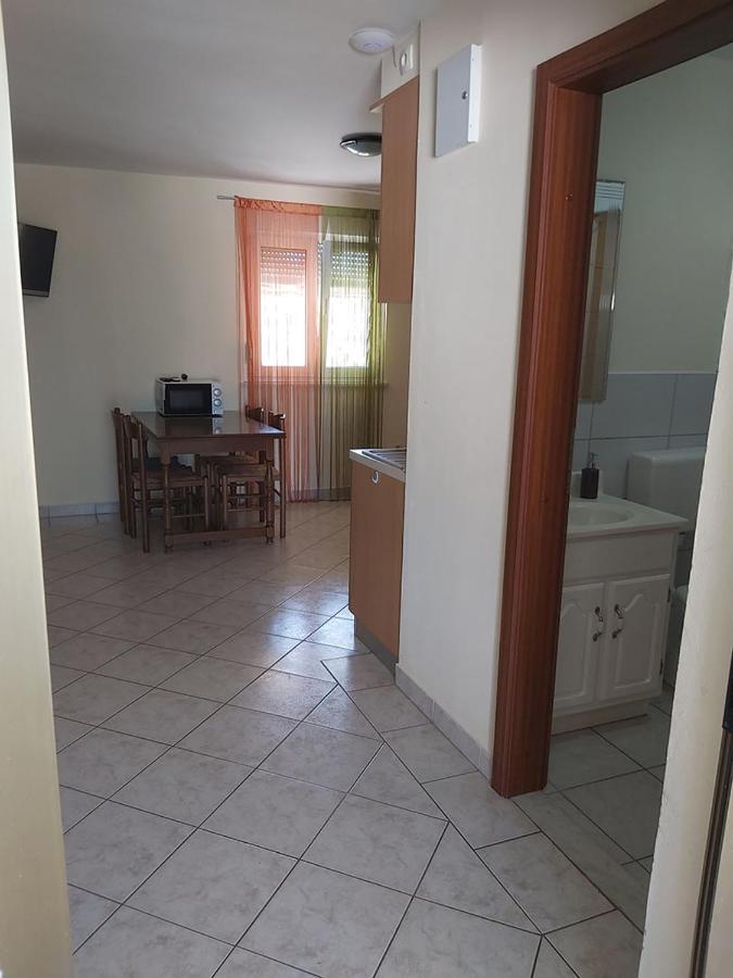 Apartments Elvir נין מראה חיצוני תמונה