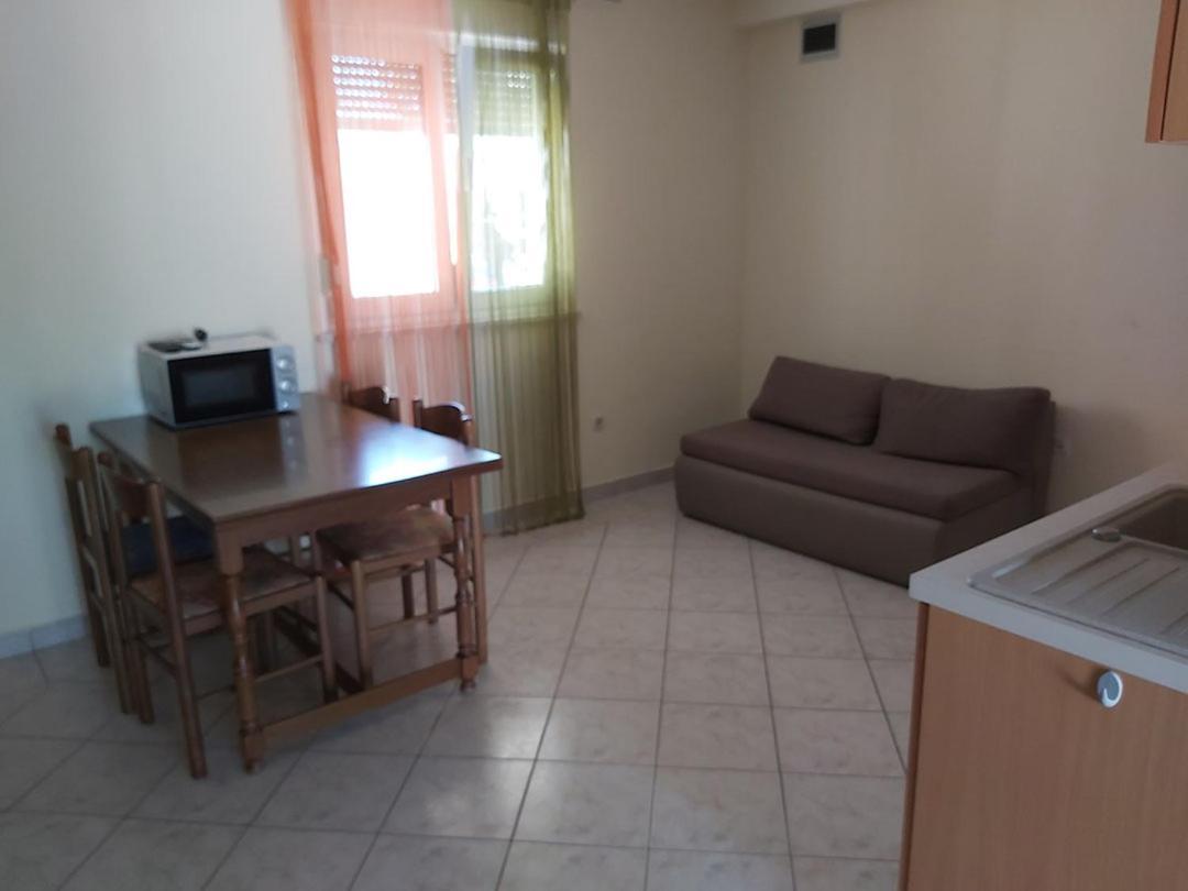 Apartments Elvir נין מראה חיצוני תמונה