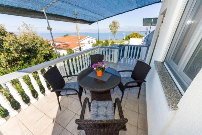 Apartments Elvir נין מראה חיצוני תמונה