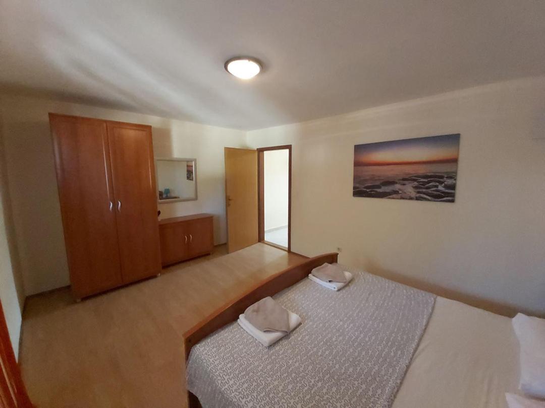 Apartments Elvir נין מראה חיצוני תמונה