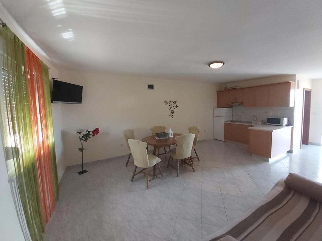 Apartments Elvir נין מראה חיצוני תמונה