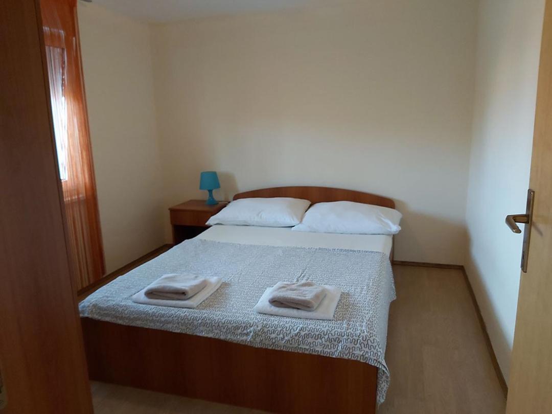 Apartments Elvir נין מראה חיצוני תמונה