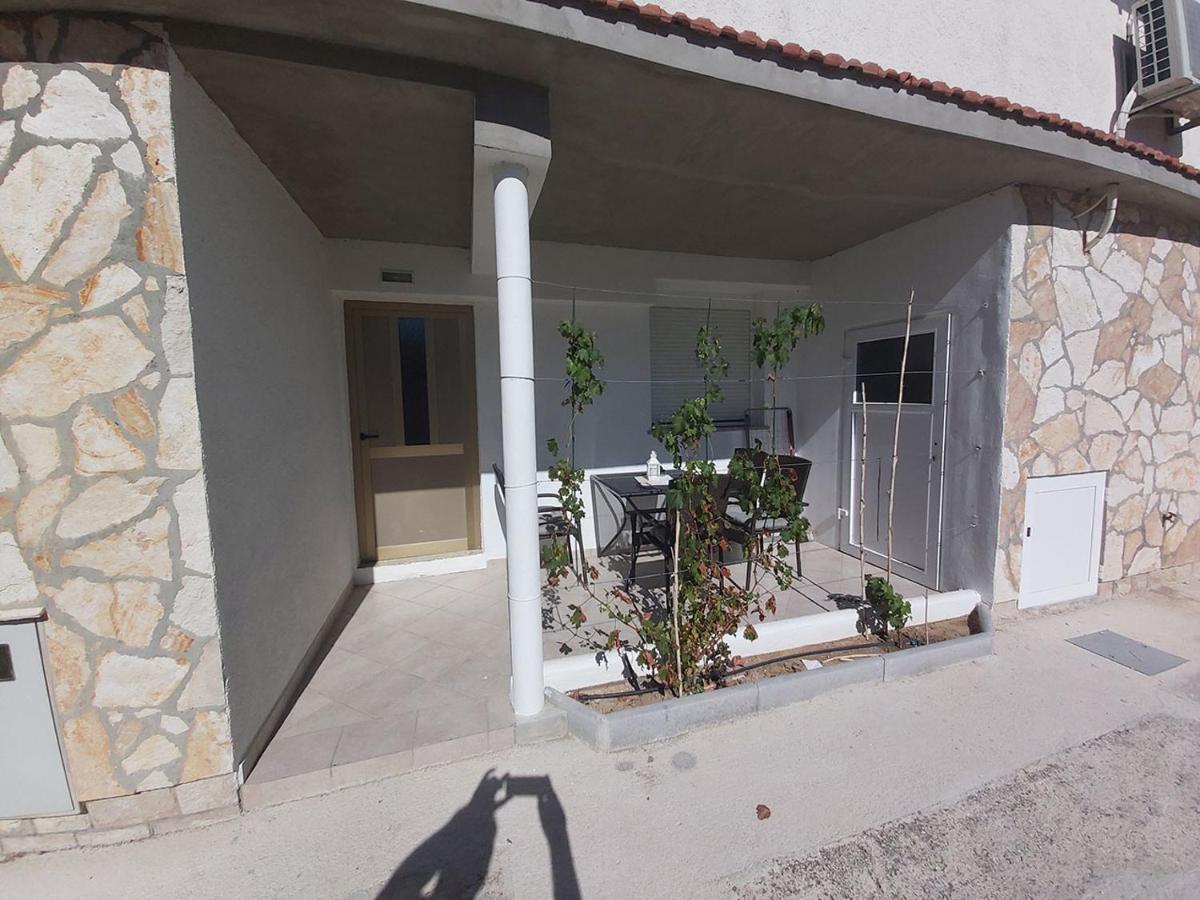 Apartments Elvir נין מראה חיצוני תמונה