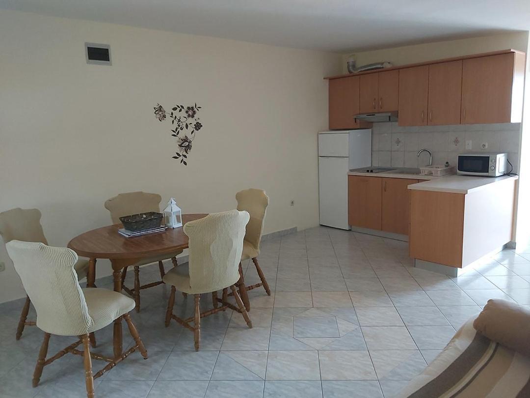 Apartments Elvir נין מראה חיצוני תמונה